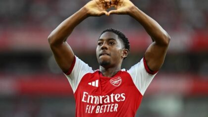 Arsenal vượt qua tân binh Champions League đầy kịch tính trên loạt đấu súng